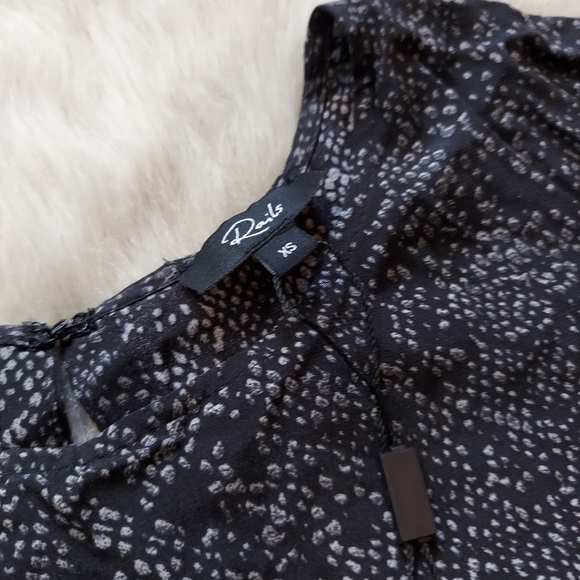 NWT Rails Roslyn Snake Print Long Sleeve Blouse Size XS - Picture 6 of 10